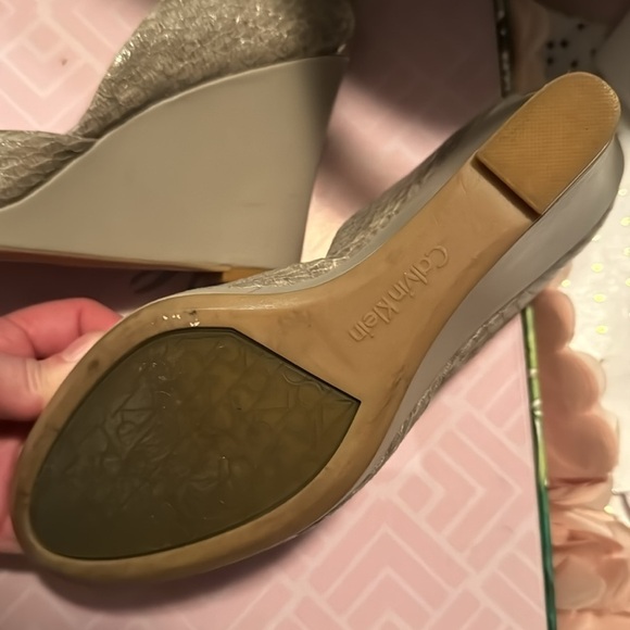 Calvin Klein gray wedge size 9.5 - Picture 7 of 7
